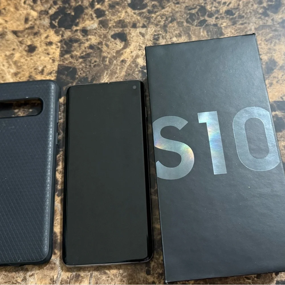 Samsung Galaxy S10 128GB SM-G973U T-Mobile 6.1 inch Phone Black